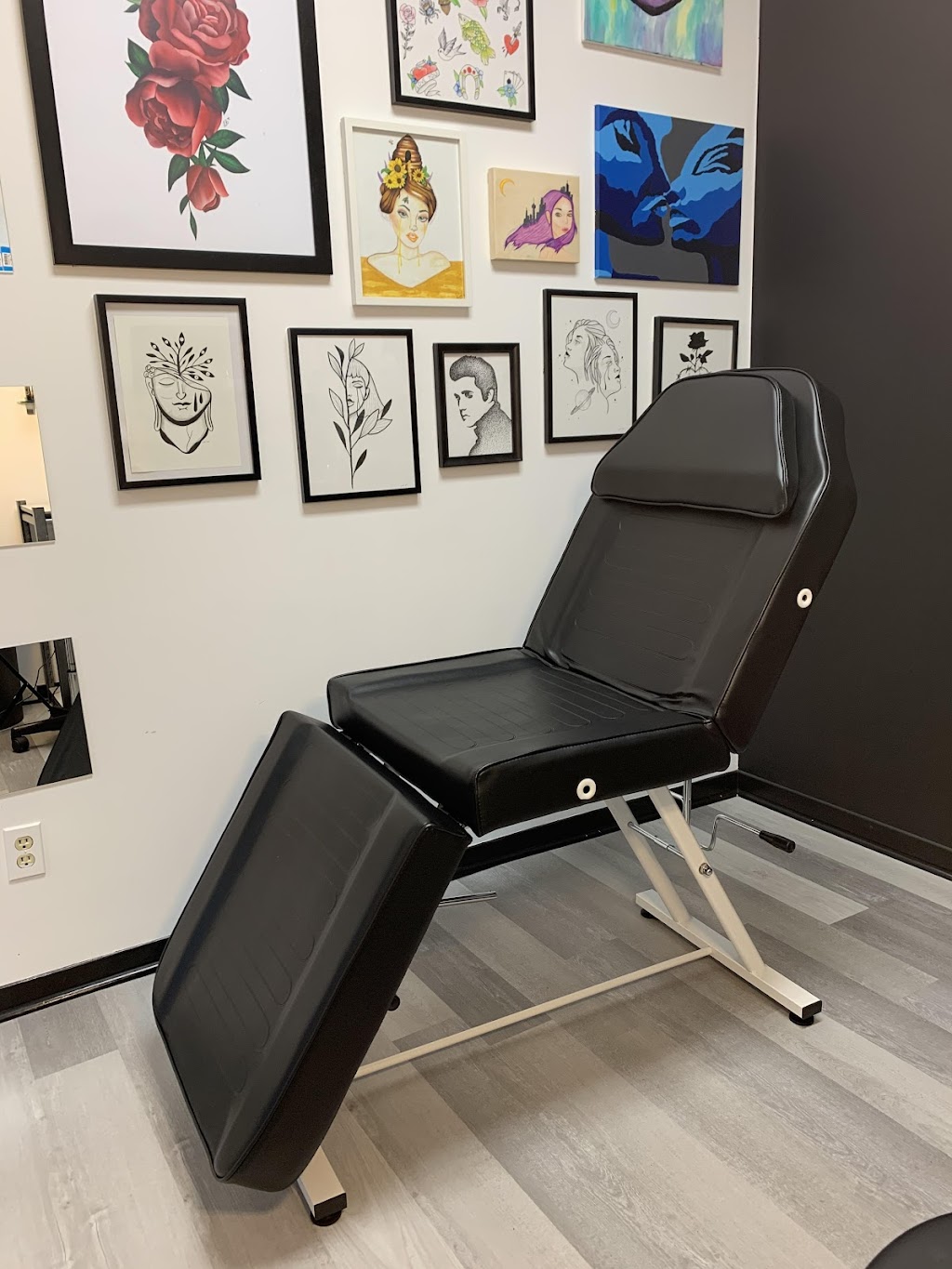 Ink Bar Tattoo Studio | 35 Jarvis St, Fort Erie, ON L2A 2S3, Canada | Phone: (905) 991-4408