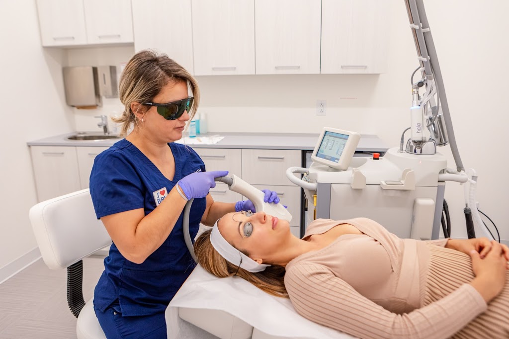Victoria Park Medispa | Médico Esthétique Laval | 1430 Boulevard Saint-Martin O, Laval, QC H7S 1M9, Canada | Phone: (450) 668-4812