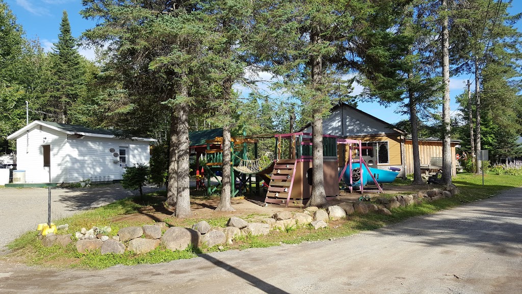 Camping du Pin Rouge | 75 Chemin du Lac du Pin Rouge, Saint-Hippolyte, QC J8A 3J3, Canada | Phone: (450) 563-4000