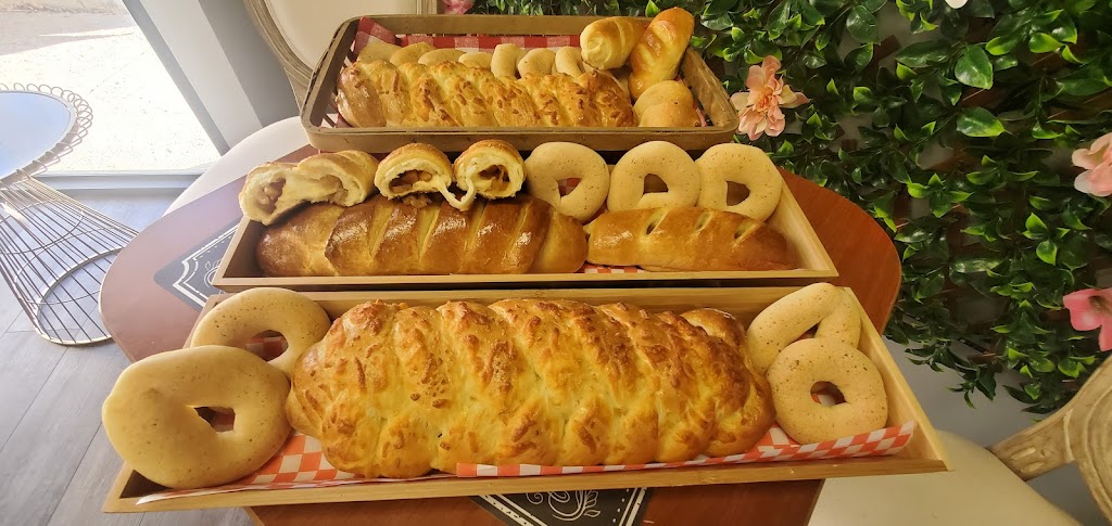 Tropical Pizza Bar. | 100 Wellington Rd, London, ON N6C 4M8, Canada | Phone: (519) 701-2499