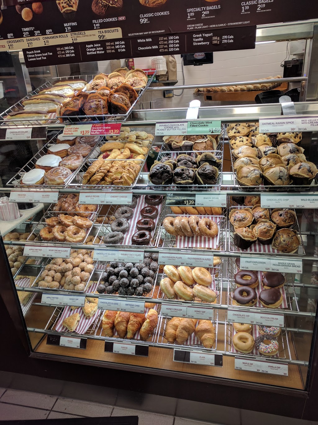 Tim Hortons | 5014 Dixie Rd, Mississauga, ON L4W 1C9, Canada | Phone: (905) 624-3122