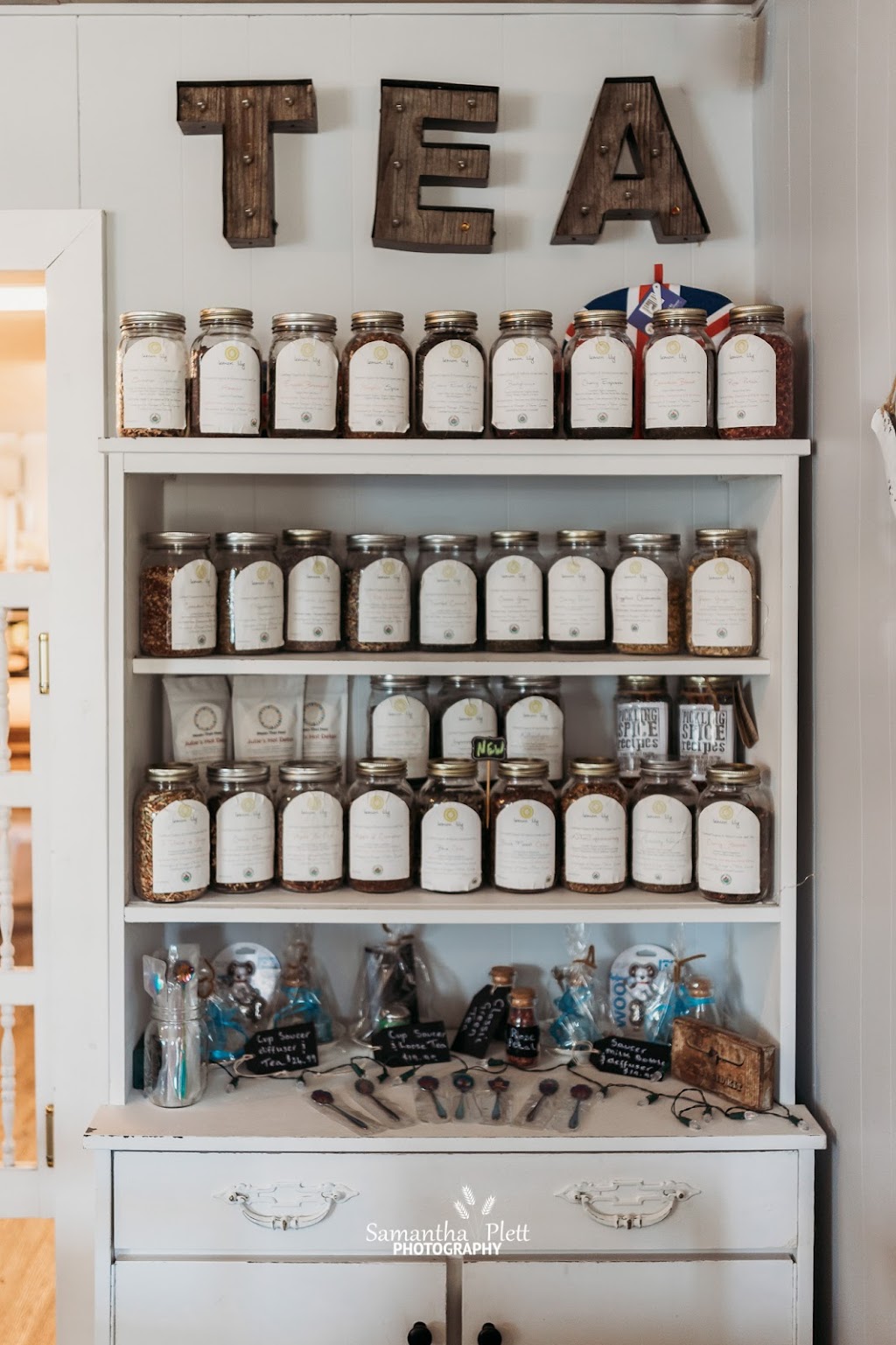 Little Teapot Cafe & Bakery | 524 Centre St, Rosemary, AB T0J 2W0, Canada | Phone: (403) 899-6838