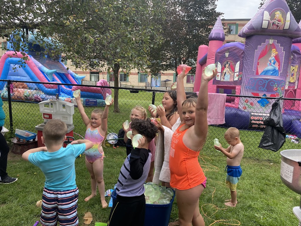 Aeroinflatables Bouncy Castles | 10 Furbacher Ln #4, Aurora, ON L4G 6W1, Canada | Phone: (416) 371-7532
