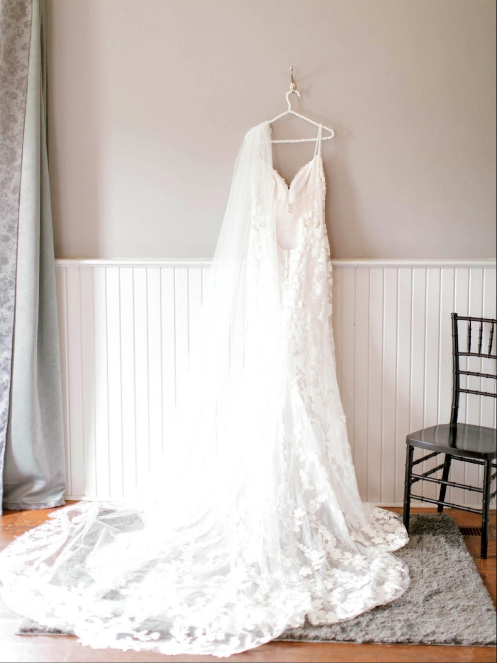 Annettes Bridal | 469 St Paul St, St. Catharines, ON L2R 3N4, Canada | Phone: (289) 362-1576