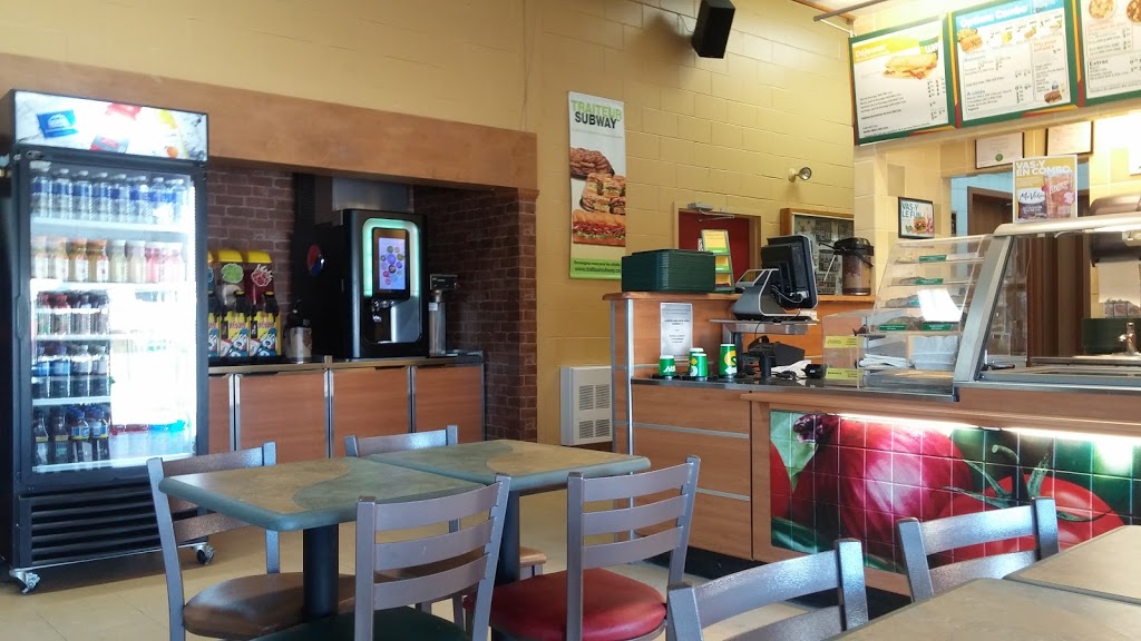 Restaurant SUBWAY | 425 Boulevard St Joseph, Saint-Tite, QC G0X 3H0, Canada | Phone: (418) 365-3424
