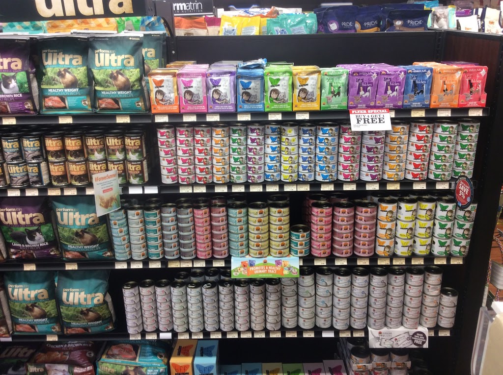 Pet Valu | 170 Beechwood Ave, Vanier, ON K1L 8A9, Canada | Phone: (613) 842-8769