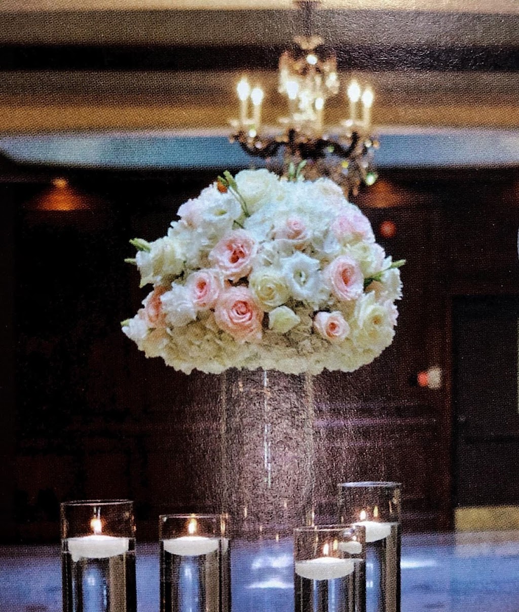 Yorkdale Flowers | 89 Bentworth Ave, North York, ON M6A 1P6, Canada | Phone: (647) 352-1338