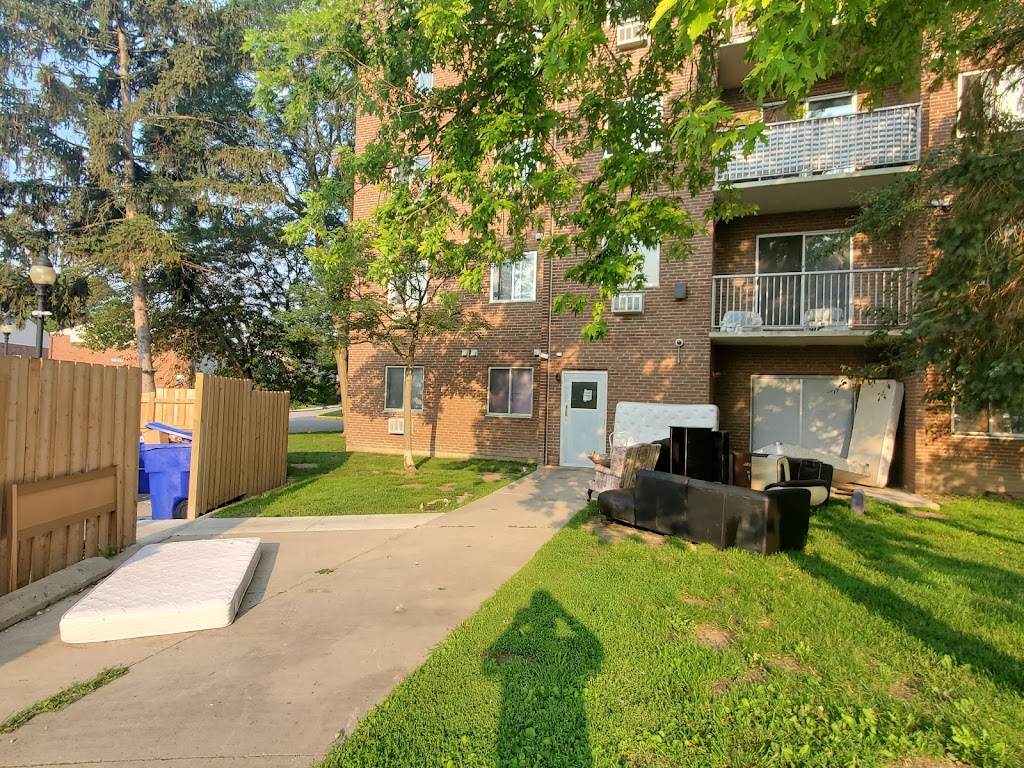 Cap Reit | 724 Fanshawe Park Rd E, London, ON N5X 2L8, Canada | Phone: (519) 675-0900