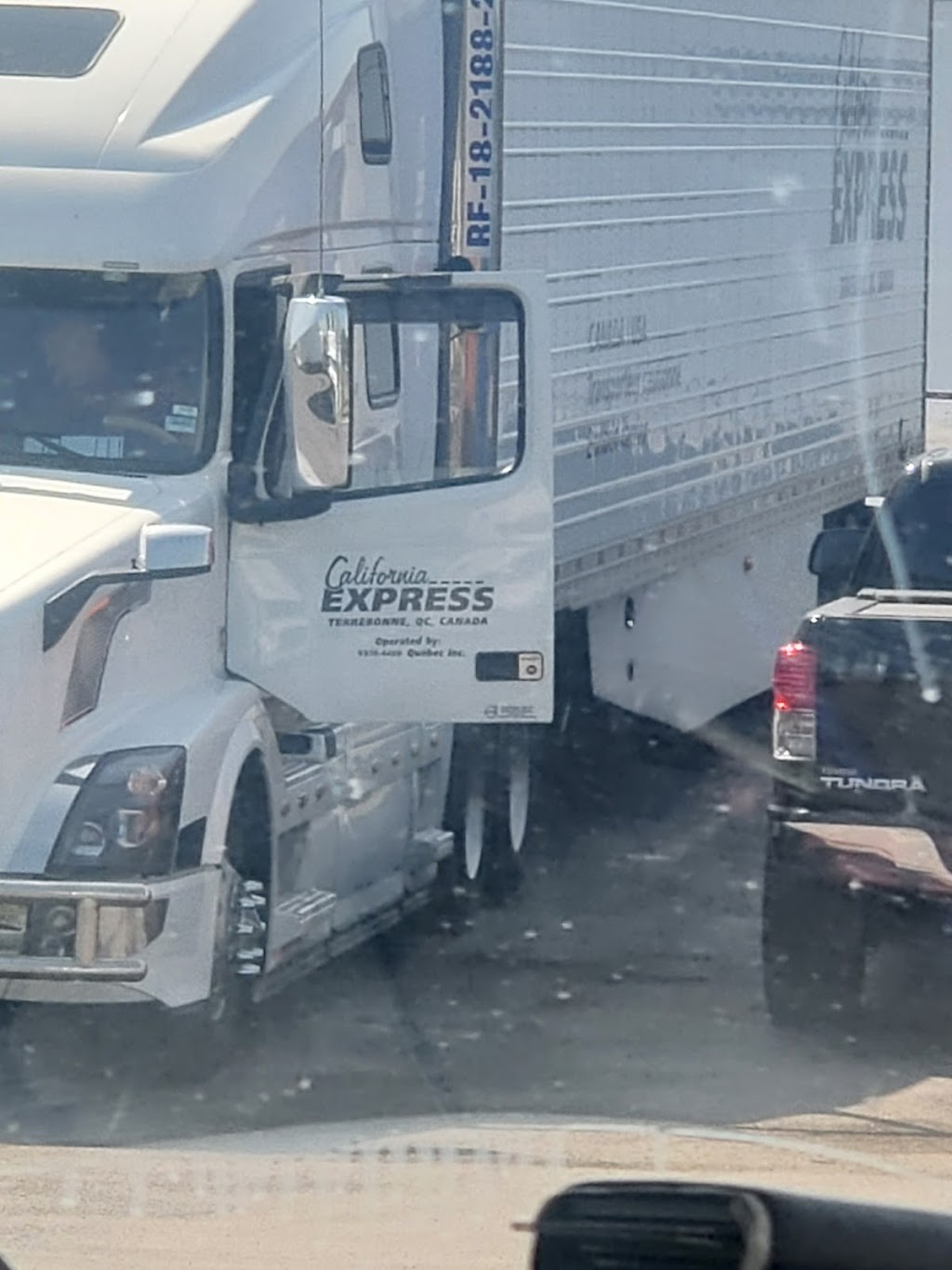 California Express | 1060 Rue Armand-Bombardier, Terrebonne, QC J6Y 1R9, Canada | Phone: (514) 375-4030