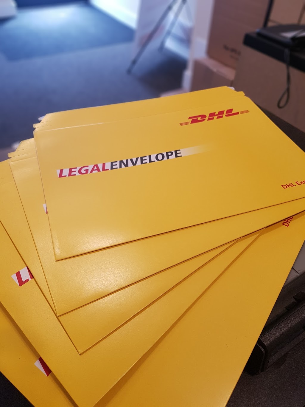 DHL Authorized Shipping Centre | 551 Lakeshore Rd E, Mississauga, ON L5G 1H9, Canada | Phone: (905) 891-7500