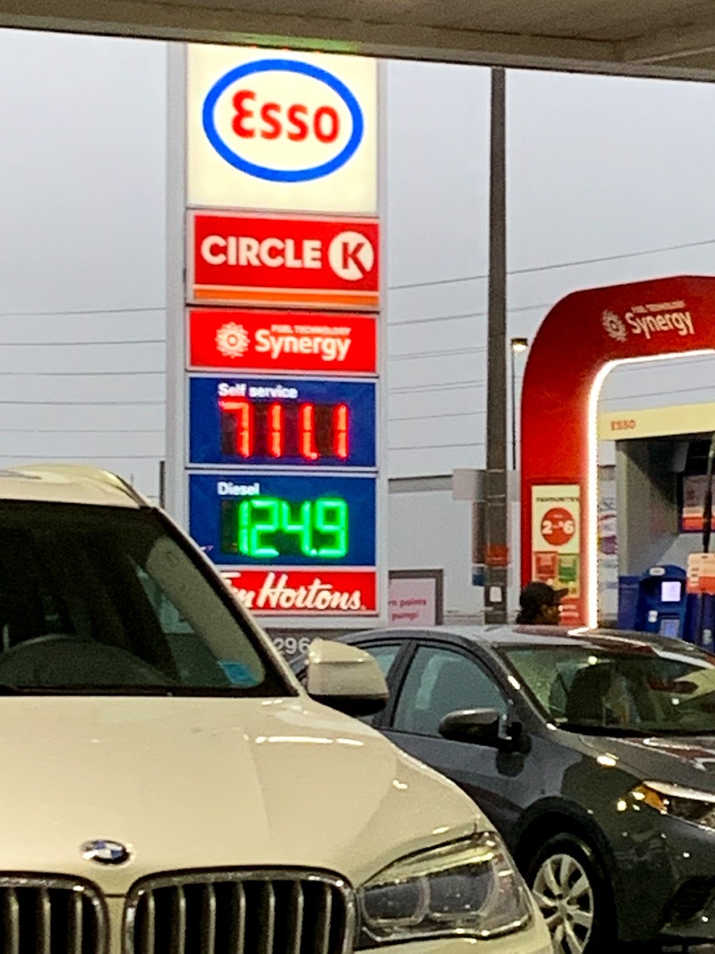ESSO CIRCLE K | 2963 Queen St E, Brampton, ON L6T 5J1, Canada | Phone: (289) 864-5373