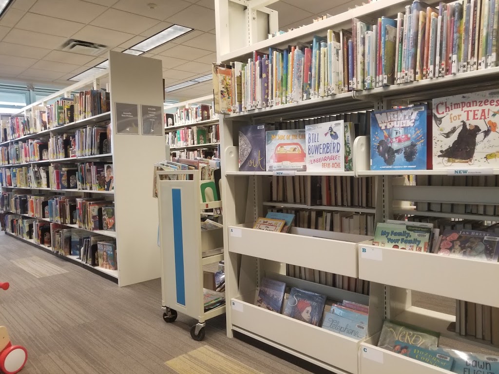 Gibsons & District Public Library | 470 FLETCHER RD S, Gibsons, BC V0N 1V0, Canada | Phone: (604) 886-2130