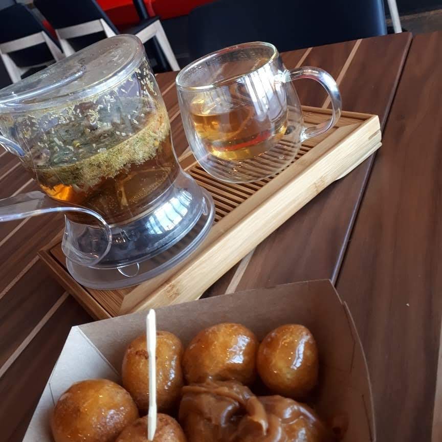 Bee Loukoumaki Café pâtisserie | 3870 Boulevard Saint-Elzéar O, Laval, QC H7P 4J5, Canada | Phone: (450) 973-7002