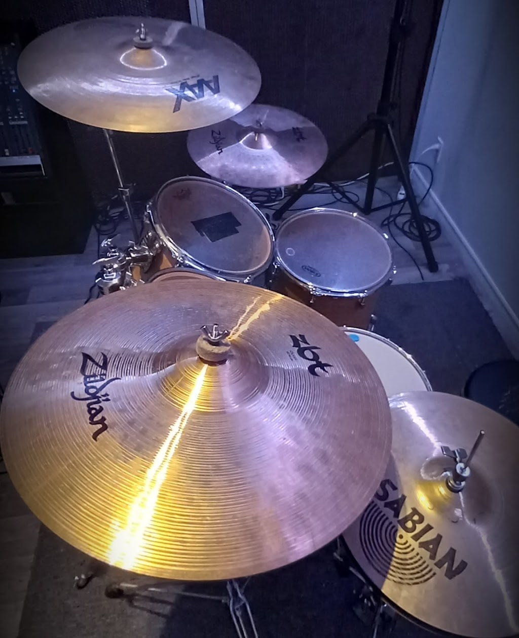 Studio Jam Avenue Inc | 1890 Rue Beaulac, Saint-Laurent, QC H4R 2E7, Canada | Phone: (514) 337-2526