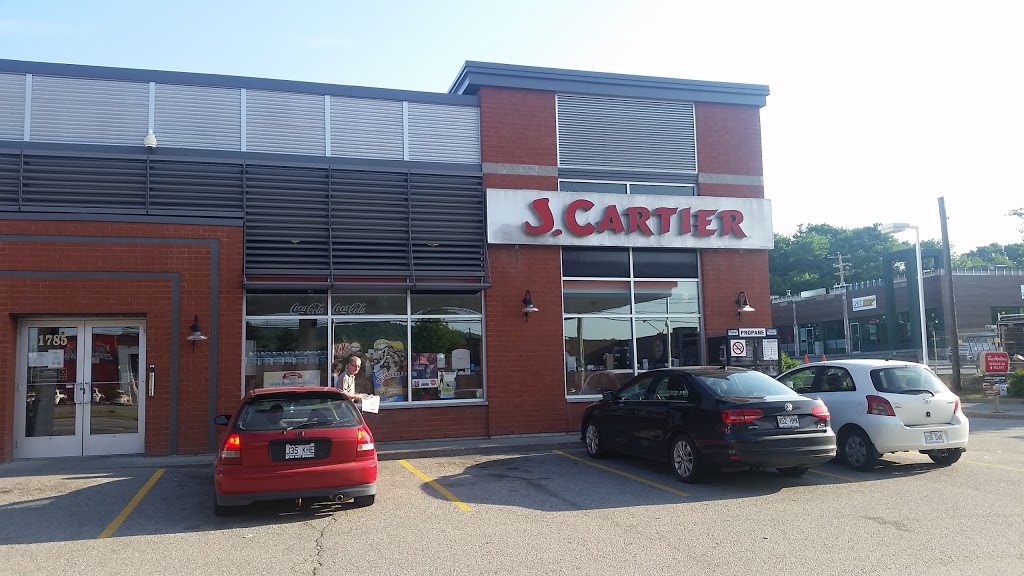 Esso | 1785 Rue King Ouest, Sherbrooke, QC J1J 2E1, Canada | Phone: (819) 566-8632