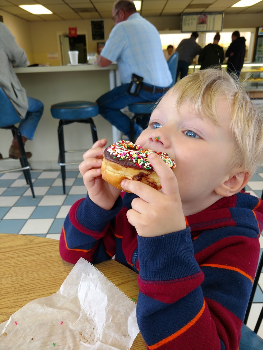 Donut Station Café | 35819 Green St, New Baltimore, MI 48047, USA | Phone: (586) 725-7445