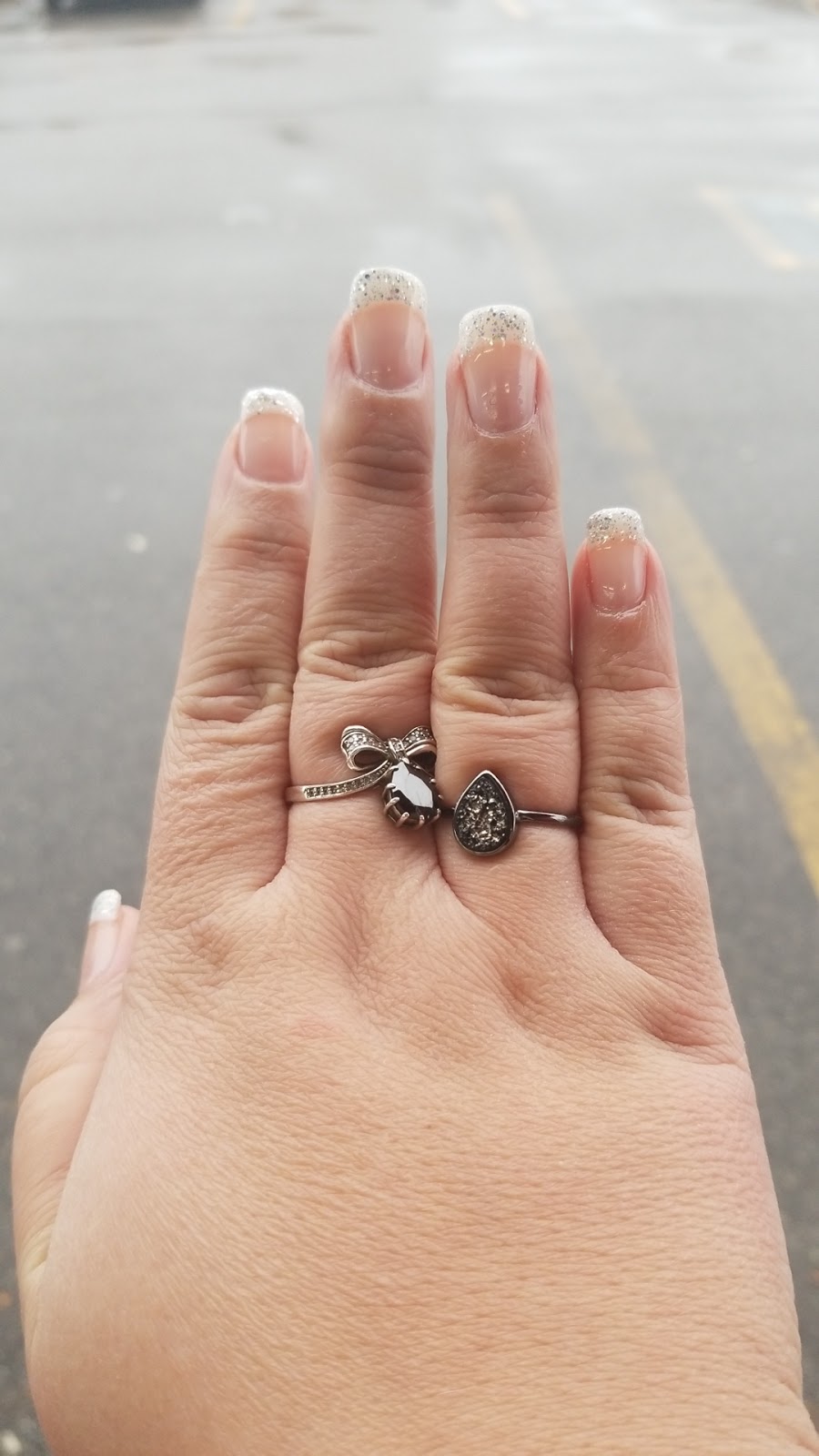 Deloux Nail Salon | 1024 Upper Wentworth St, Hamilton, ON L9A 4V9, Canada | Phone: (905) 574-8575