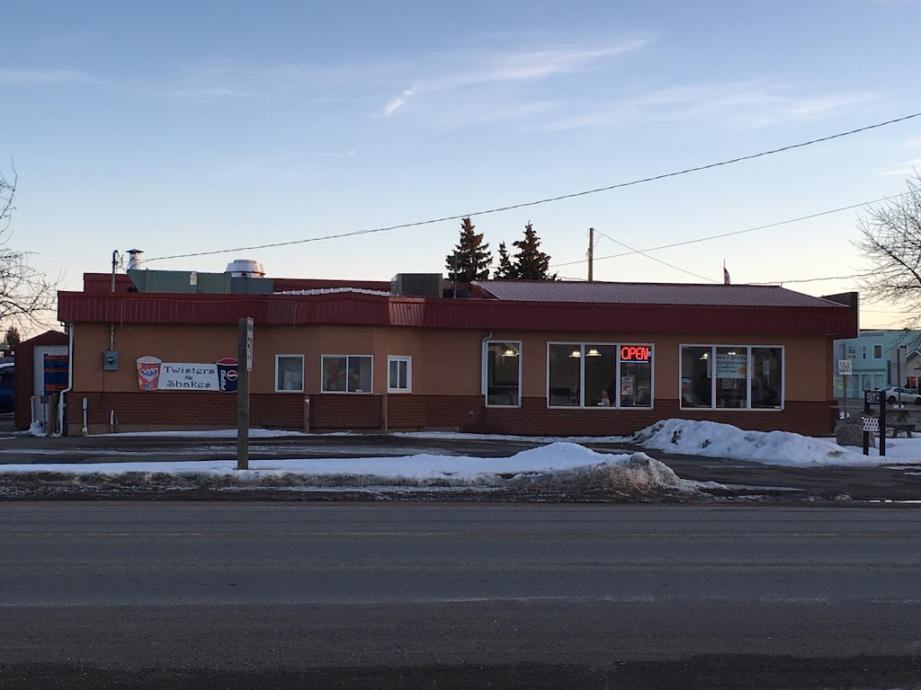 Burger Baron & Pizza | 189 Broadway N, Raymond, AB T0K 2S0, Canada | Phone: (403) 752-3747