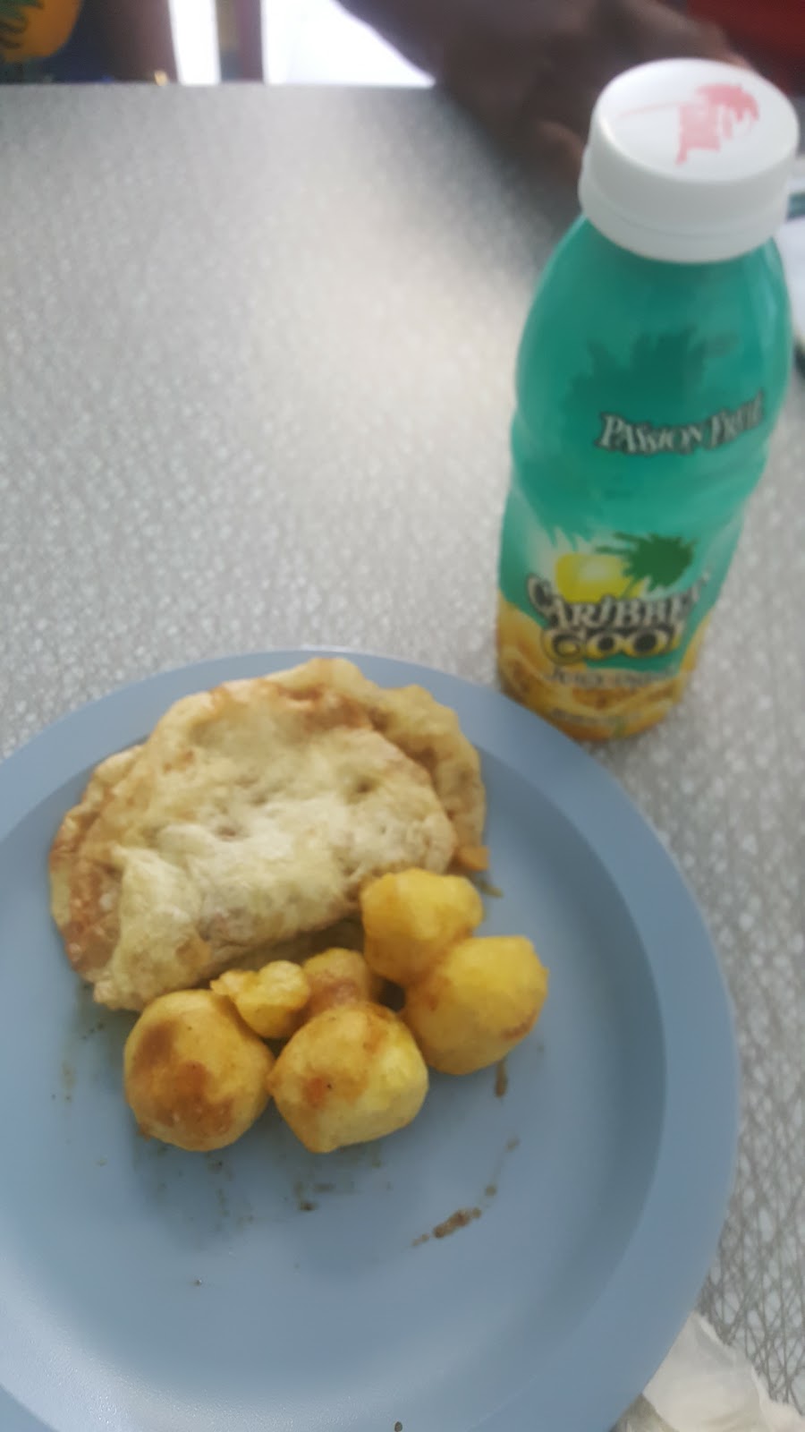 Vishnus Doubles & Roti Shop | 10215 Kennedy Rd N, Brampton, ON L6Z 0C5, Canada | Phone: (905) 970-0667