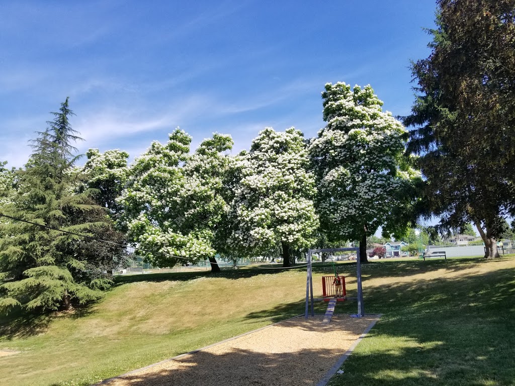 Willingdon Heights Park | 1491 Carleton Ave, Burnaby, BC V5C 4V5, Canada | Phone: (604) 294-7450