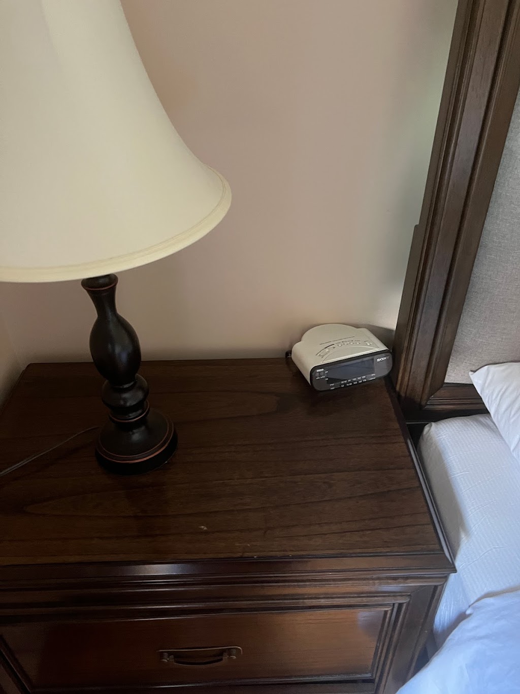 Annas Bed and Breakfast | 6257 Dunn St, Niagara Falls, ON L2G 2P6, Canada | Phone: (416) 816-9530