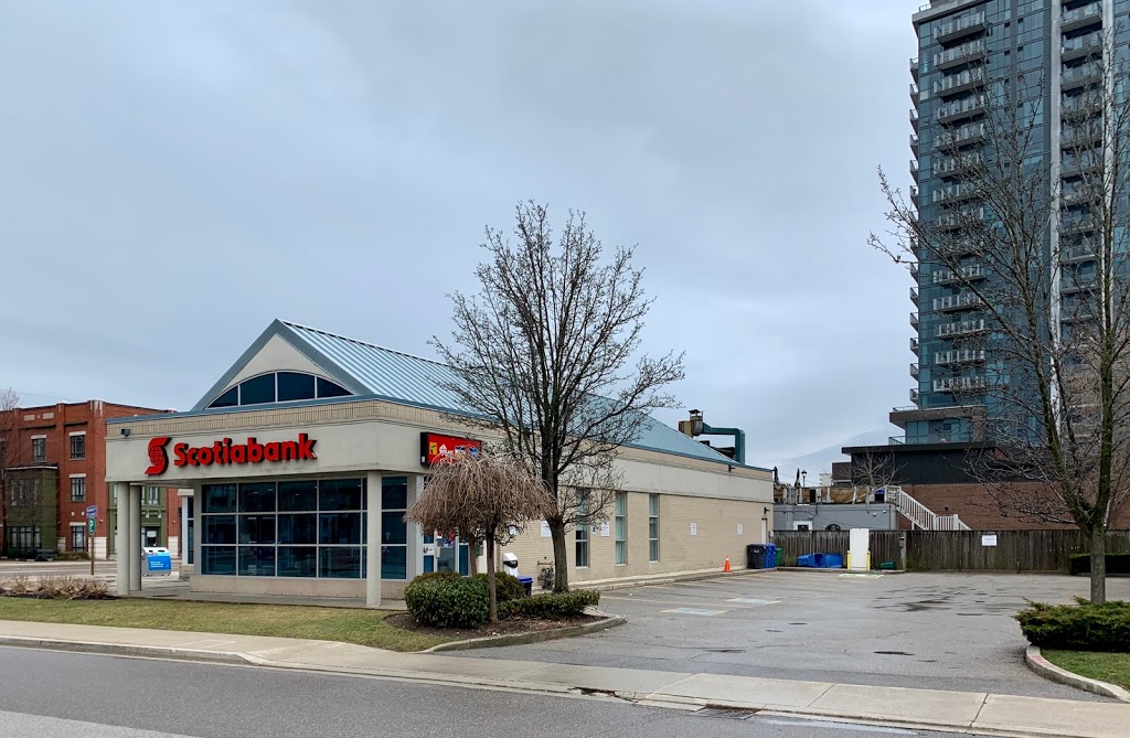 Scotiabank | 158 Lakeshore Rd E, Mississauga, ON L5G 1E9, Canada | Phone: (905) 278-3358