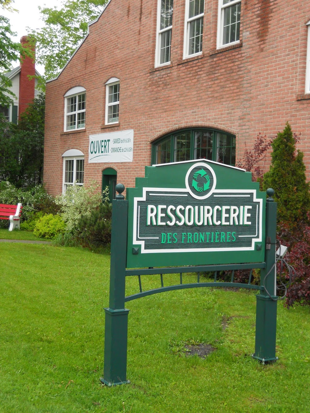 Francis Favreau Art Signs | 585 QC-147, Dixville, QC J0B 1P0, Canada | Phone: (819) 849-9328