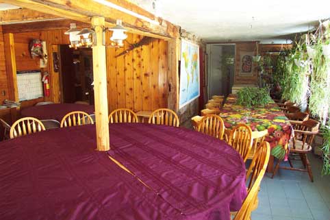 Maison Aux Trois Lucarnes | 5663 Rue Morin, Val-Morin, QC J0T 2R0, Canada | Phone: (819) 322-2373