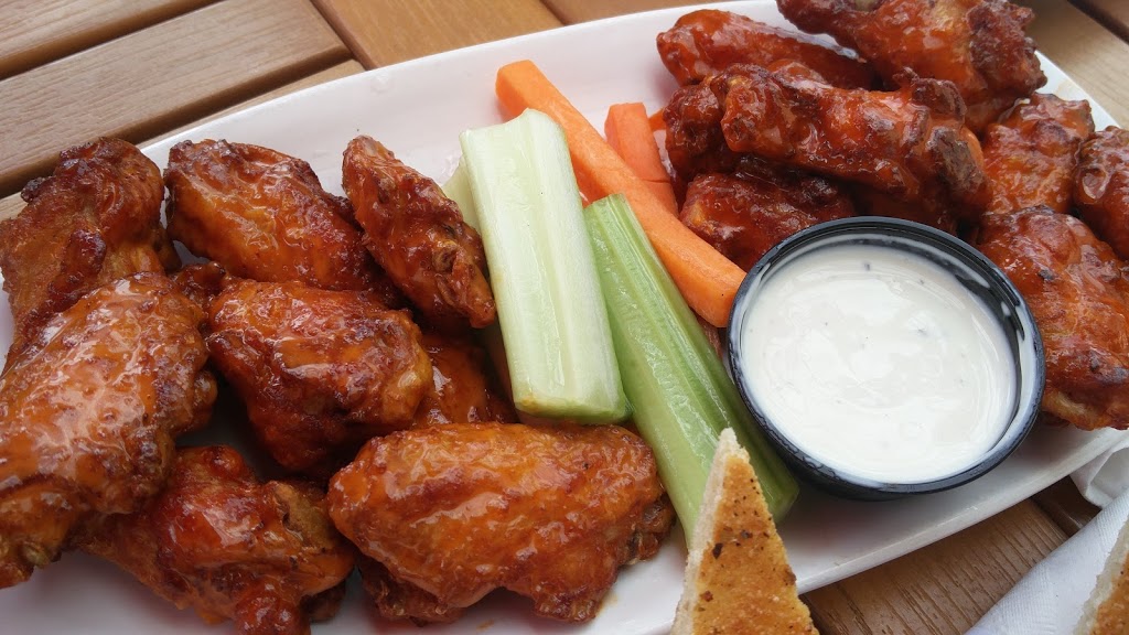 Boston Pizza | 50 Courtneypark Dr E, Mississauga, ON L5T 2Y3, Canada | Phone: (905) 565-6225