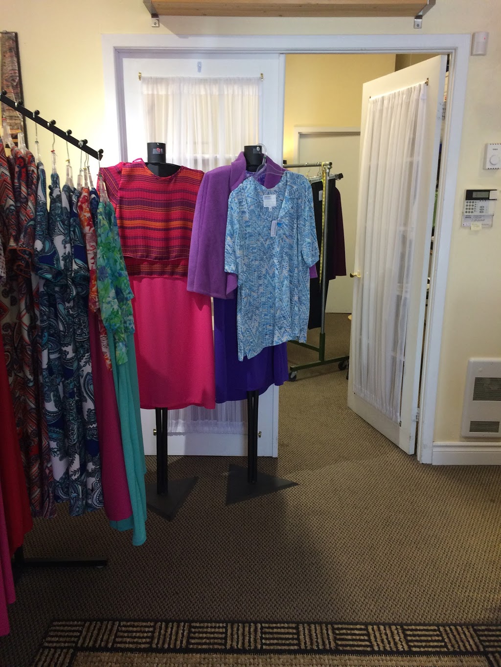 Boutique 3E Age Vetements | 664, av Notre-Dame, Saint-Lambert, QC J4P 2L1, Canada | Phone: (450) 672-8976