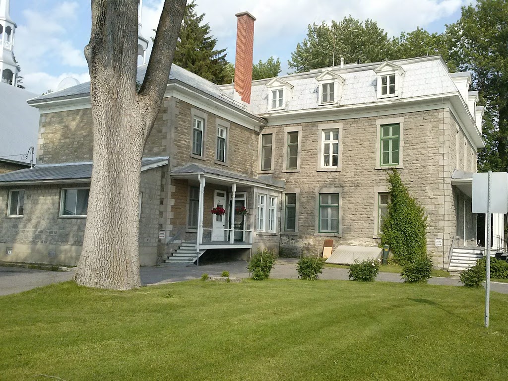 Presbytere Ste-Genevieve | 780 Rue Montcalm, Berthierville, QC J0K 1A0, Canada | Phone: (450) 836-3758