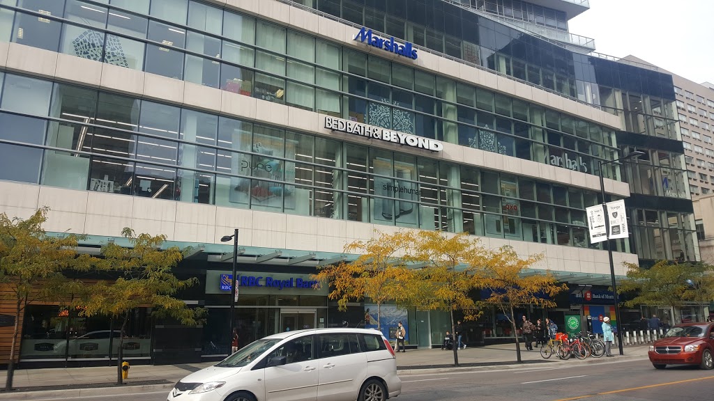 Bed Bath & Beyond | 382 Yonge St, Toronto, ON M5B 1S8, Canada | Phone: (416) 205-9653