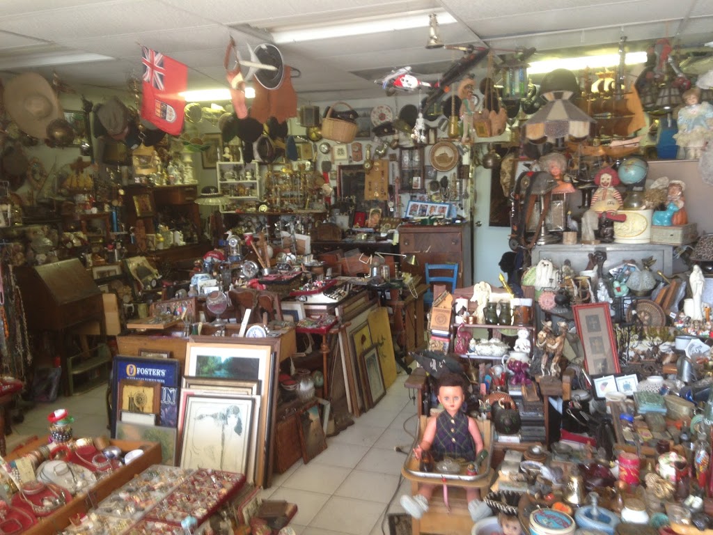 Henrys Collectibles | 3354 Lake Shore Blvd W, Etobicoke, ON M8W 1M9, Canada | Phone: (647) 765-9465