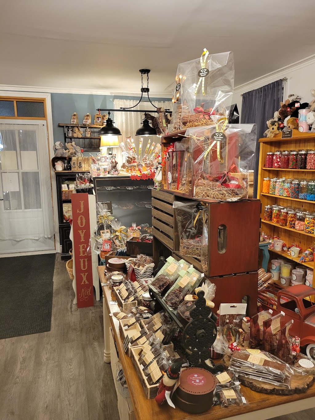 Stéphane Buteau chocolatier | 250 Rue Brassard, Saint-Michel-des-Saints, QC J0K 3B0, Canada | Phone: (450) 833-1866