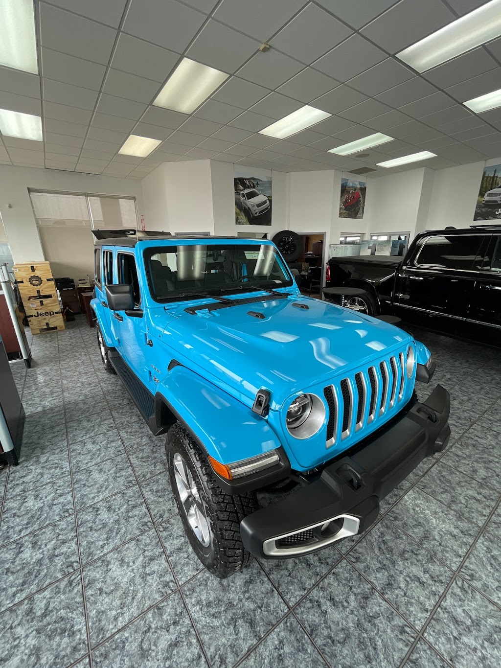 Vaudreuil Dodge Jeep Ram - Fiat | 115 Rue Joseph-Carrier, Vaudreuil-Dorion, QC J7V 5V5, Canada | Phone: (450) 455-5555