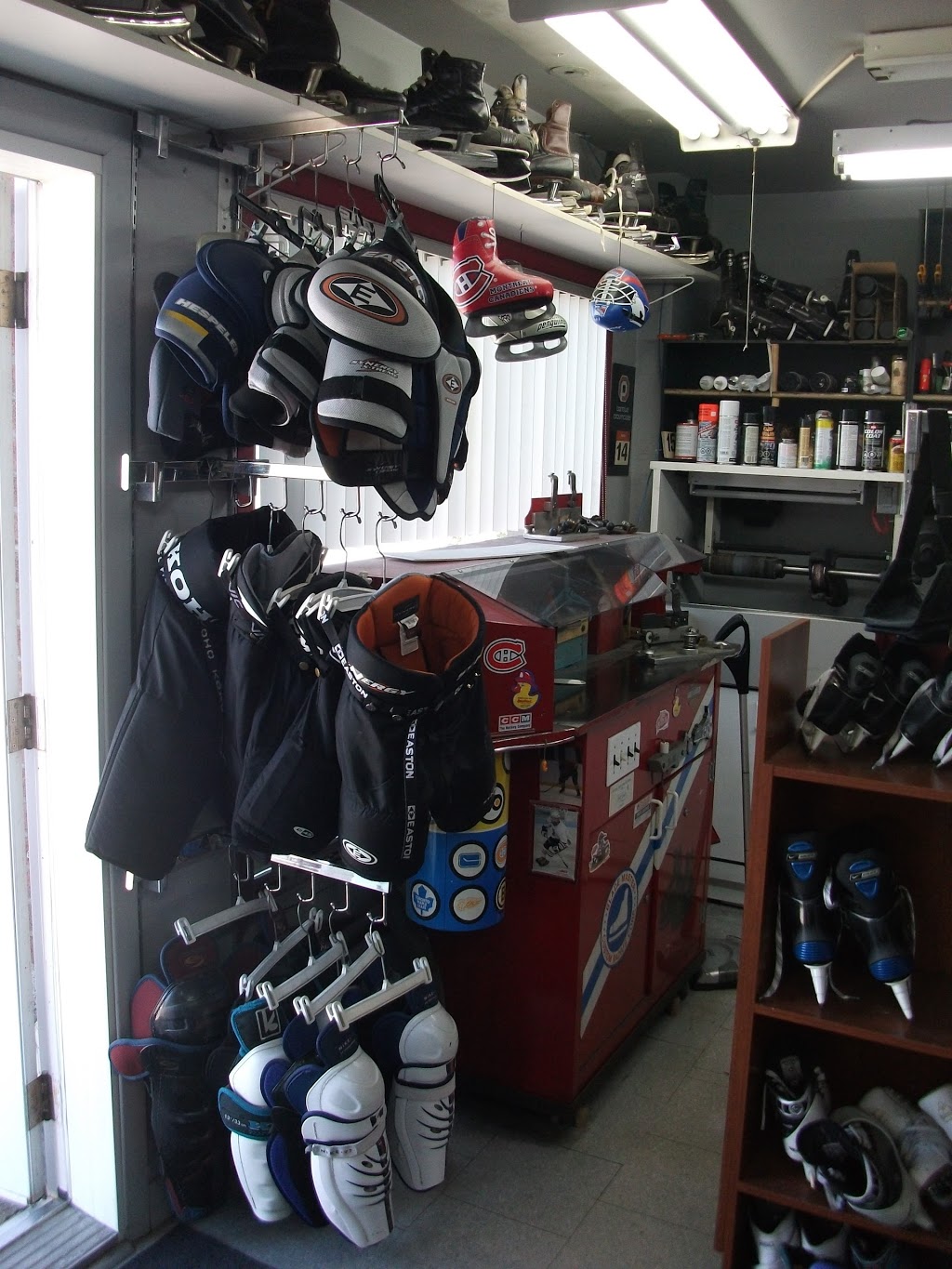 Serrurier Cordonnerie Idéale | 15 Rue Saint Louis, Drummondville, QC J2B 5W3, Canada | Phone: (819) 478-4371