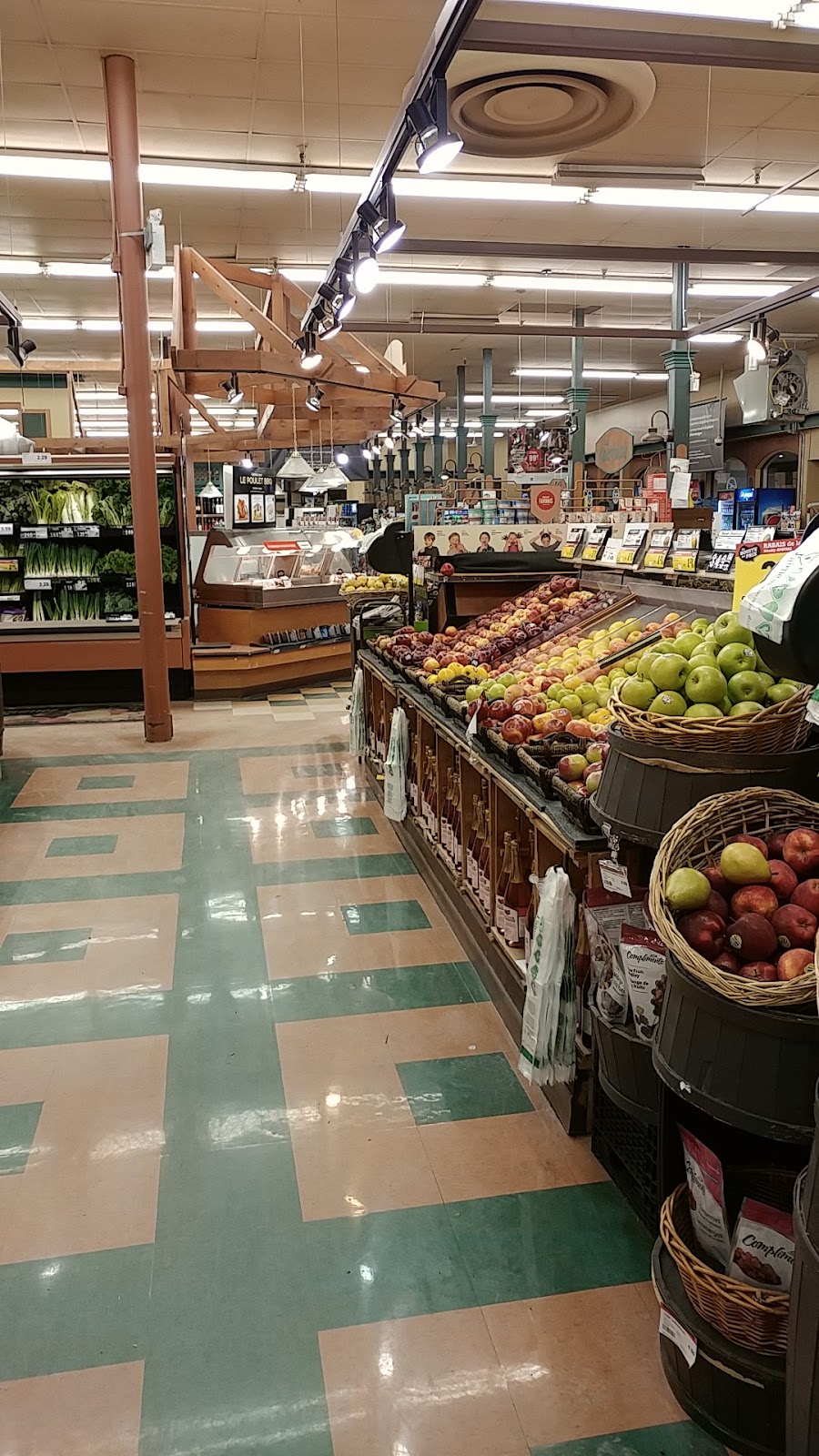 IGA St-Joseph | 425 Boulevard Saint-Joseph, Gatineau, QC J8Y 3Z8, Canada | Phone: (819) 770-9131
