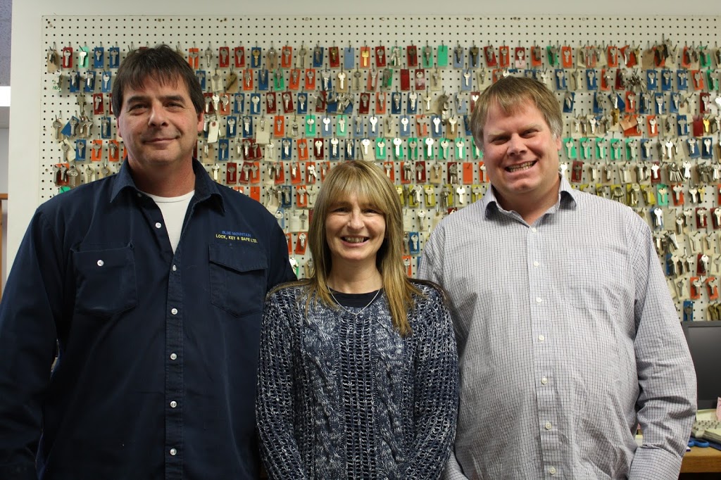 Blue Mountain Lock Key & Safe Ltd | 284 Pretty River Pkwy, Collingwood, ON L9Y 4J5, Canada | Phone: (705) 445-5318