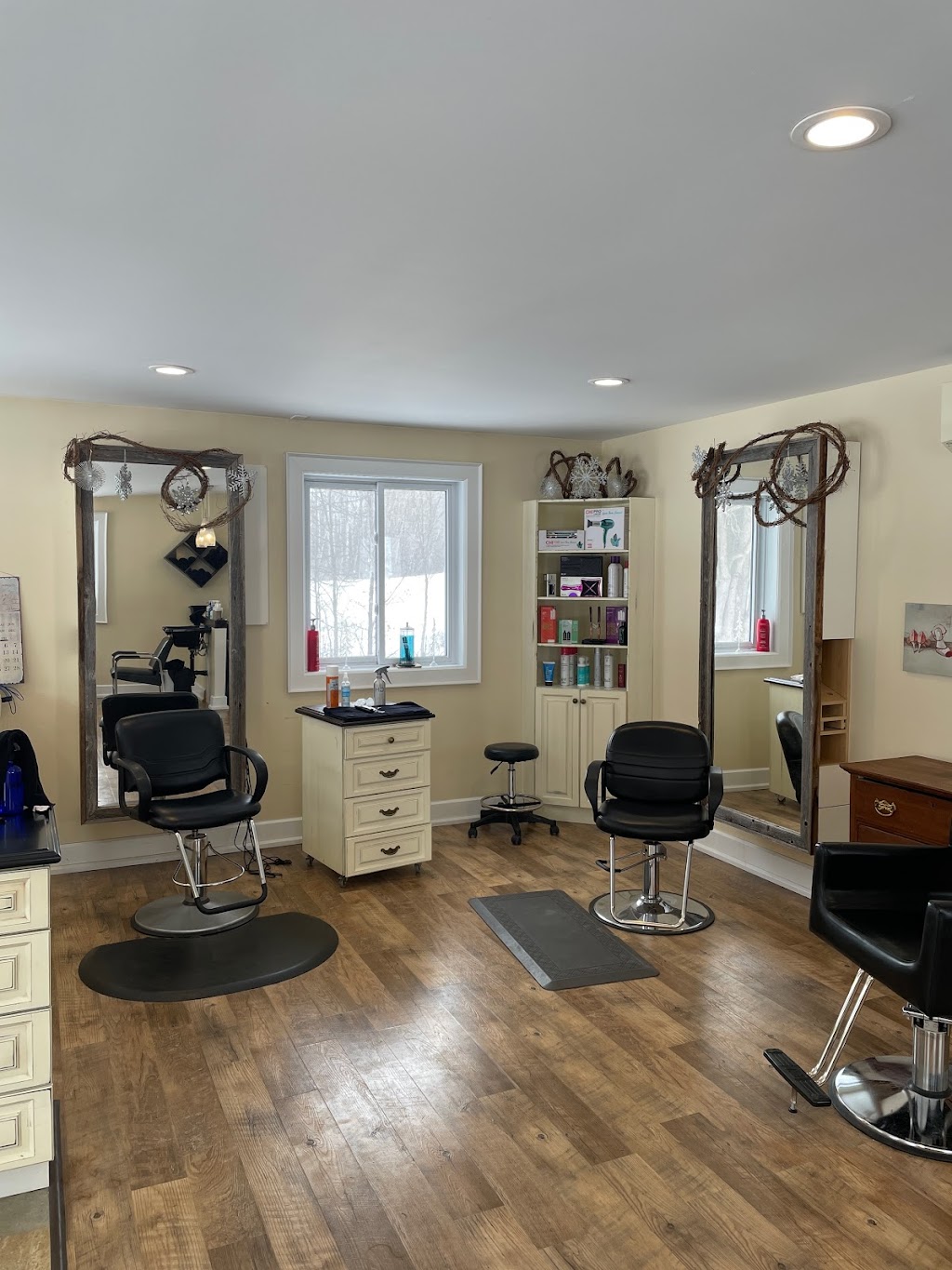 Melanie Hair Design | 851 Cobden Rd, Cobden, ON K0J 1K0, Canada | Phone: (613) 312-7350
