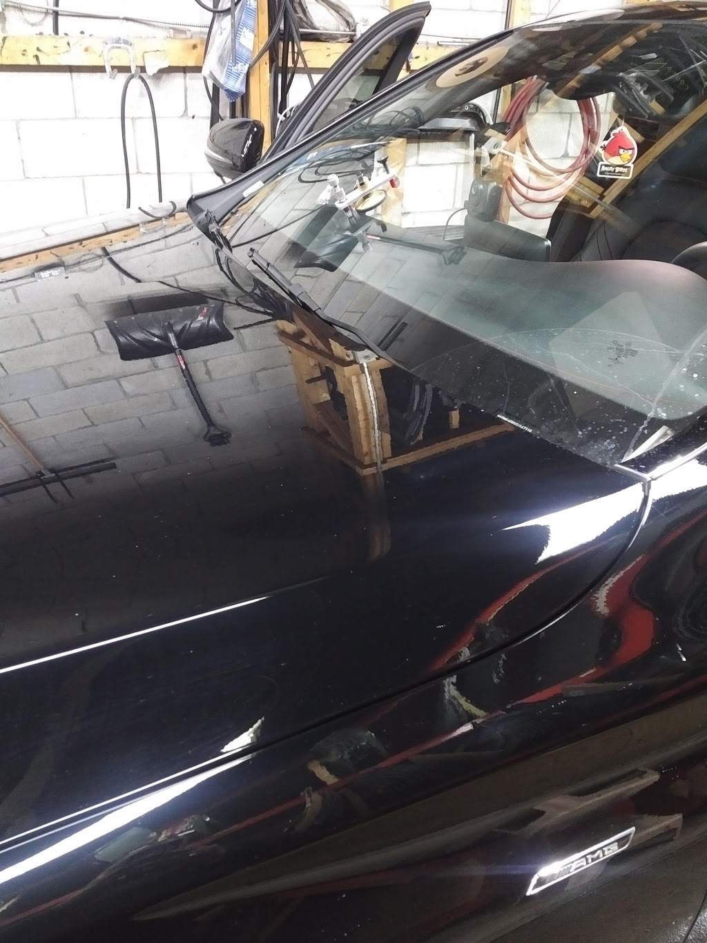 Etobicoke Auto Glass Repair | 1365 Mid-Way Blvd, Mississauga, ON L5T 2J5, Canada | Phone: (416) 945-9323