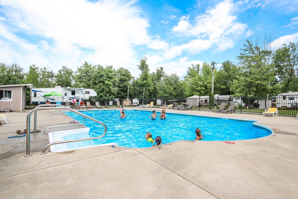 Camping Plage Champlain | 29 Avenue de Venise O, Venise-en-Québec, QC J0J 2K0, Canada | Phone: (450) 244-5317
