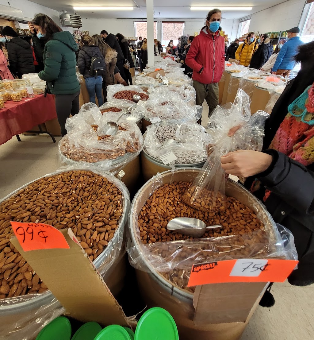 A plus Quality Nuts | 1605 Rue de Louvain O, Montréal, QC H4N 1G6, Canada | Phone: (514) 691-0002