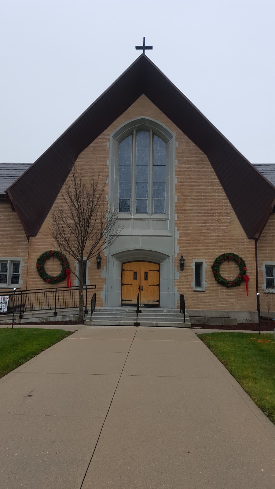 St. Annes R C Church | 268 East Ave, Kitchener, ON N2H 1Z4, Canada | Phone: (519) 745-5302