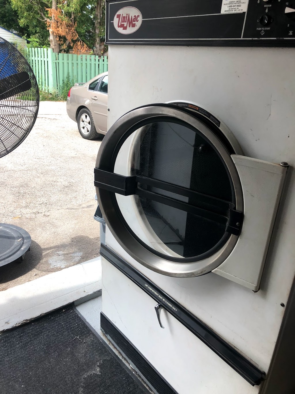 2 Star Cleaners | 2850 Dufferin St, North York, ON M6B 3S3, Canada | Phone: (647) 436-0404
