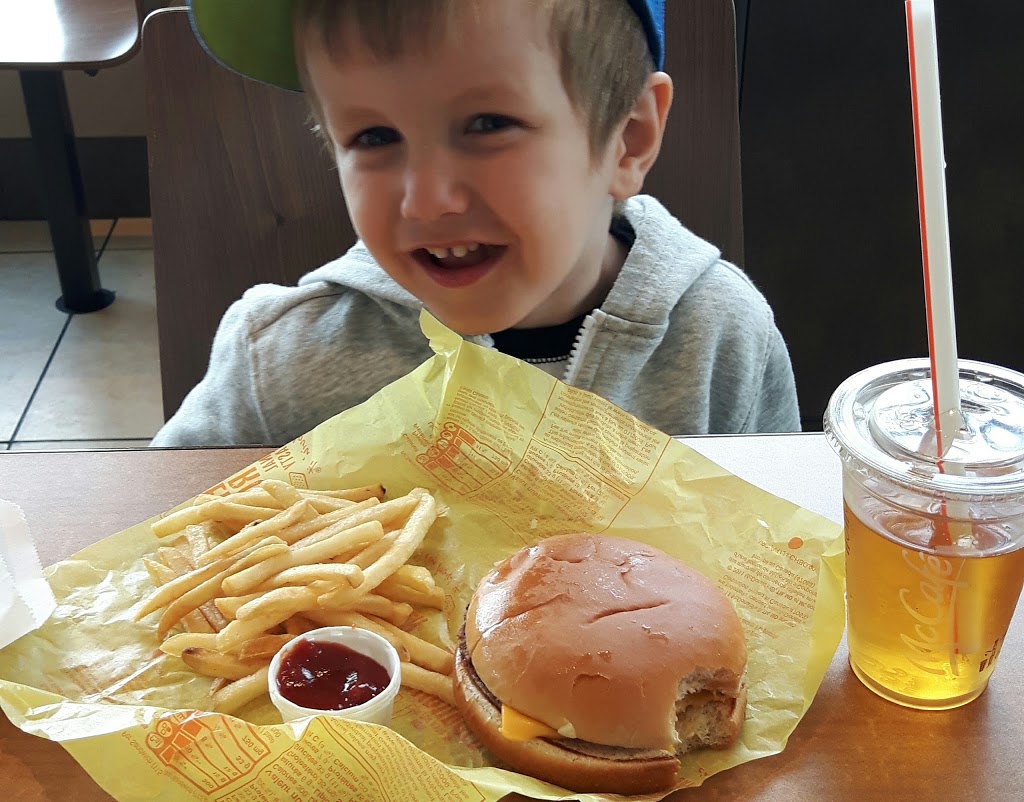 McDonalds | 883 Huron Church Line Rd, Windsor, ON N9C 2K3, Canada | Phone: (519) 258-3531