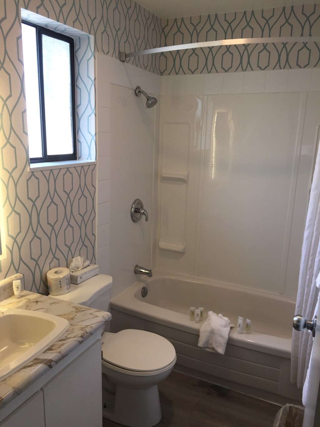 Vancouver Island Parksville | 414 Island Hwy W, Parksville, BC V9P 1K8, Canada | Phone: (250) 248-3244
