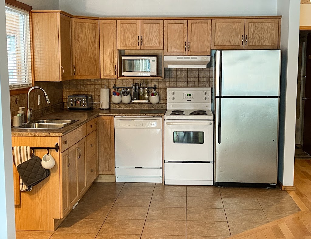 Lakeway Cottage | 10 Danwich Dr, Traverse Bay, MB R0E 2A0, Canada | Phone: (204) 880-0143