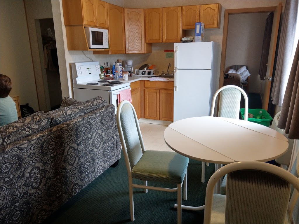 Shoreline Resort | 926 Lakeshore Dr W, Penticton, BC V2A 1C1, Canada | Phone: (866) 898-5219