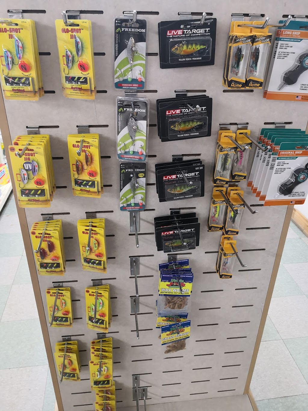 Lucky Plus Live Bait & Tackle | 22530 Loyalist Pkwy, Trenton, ON K8V 5P7, Canada | Phone: (613) 955-9472