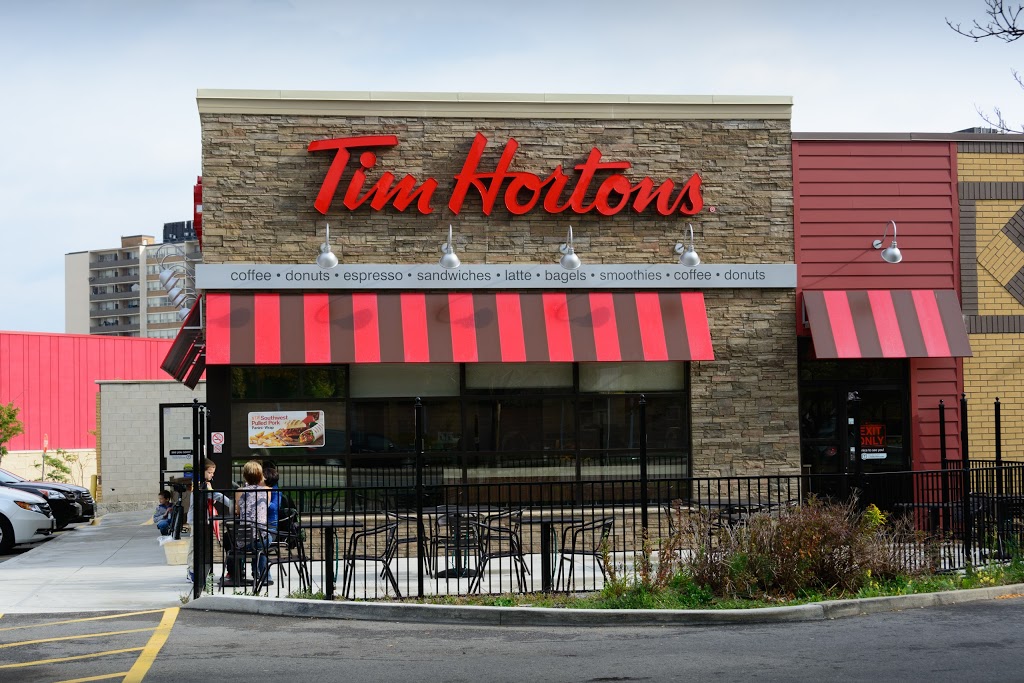 Tim Hortons | 2215 Erin Mills Pkwy, Mississauga, ON L5K 1T7, Canada | Phone: (905) 823-3663
